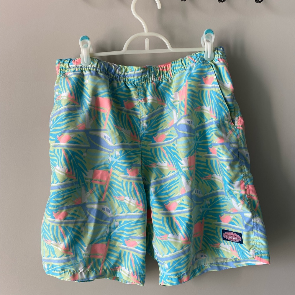 Vineyard Vine Men’s Swim Shorts, Size M, Mesh Lining, Great Condition